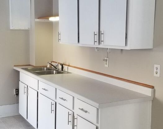 1 bed, 1 bath, $750, Unit Unit B