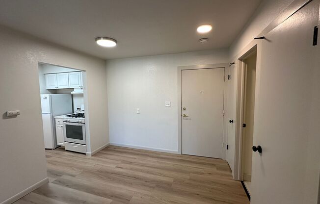 1 bed, 1 bath, $995, Unit 341