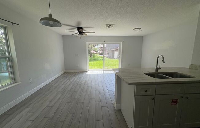 3-bedroom, 2.5-bathroom townhome by UCF