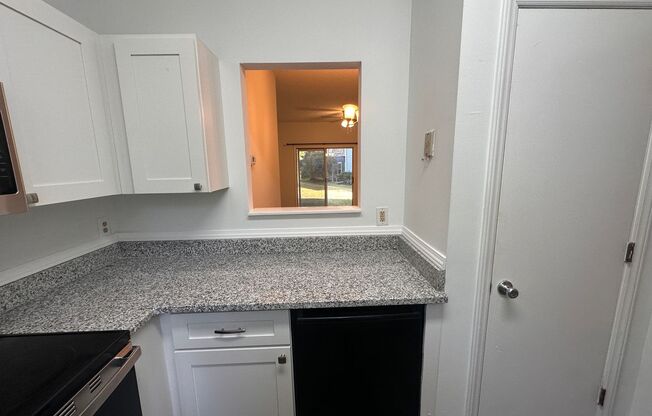 1 bed, 1 bath, $1,100, Unit Unit 105C