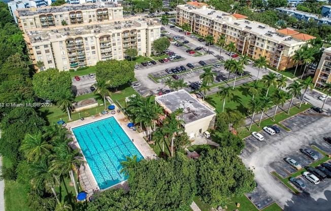 9310 Fontainebleau Blvd