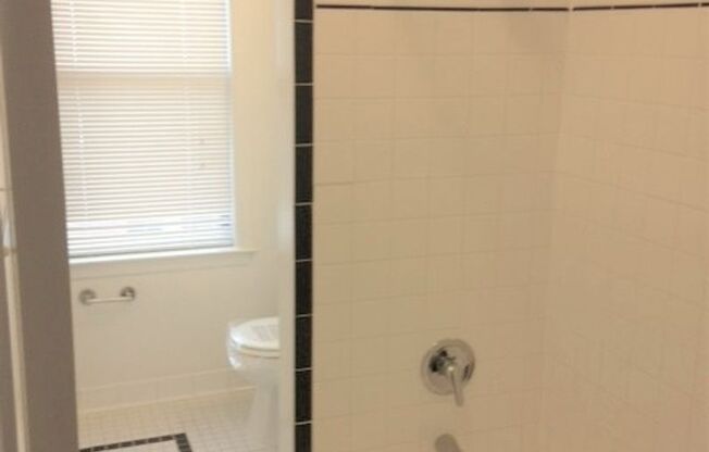 1 bed, 1 bath, 655 sqft, $3,350, Unit W502