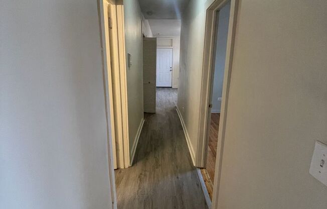 3 beds, 1 bath, $2,000, Unit 1650 # 3F