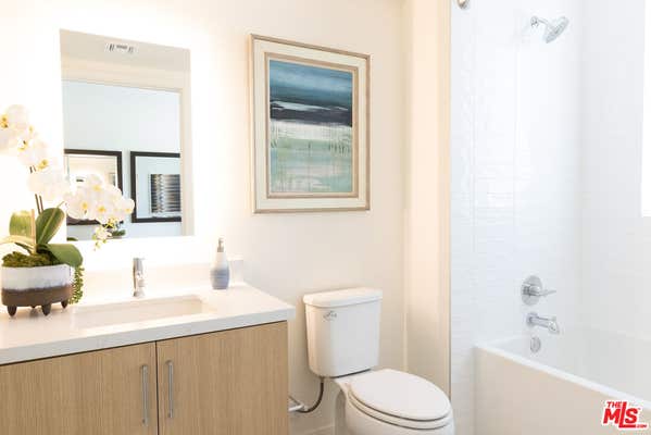 2 beds, 2 baths, 971 sqft, $4,752, Unit 205W