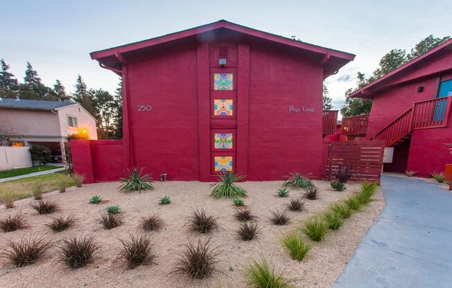 1 bed, 1 bath, 650 sqft, $2,895, Unit 20 - Furnished w WD