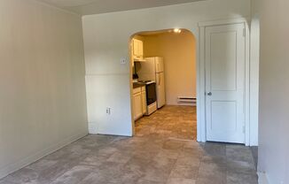 2 beds, 1 bath, $1,095, Unit 29 W. Main St. Apt. 4