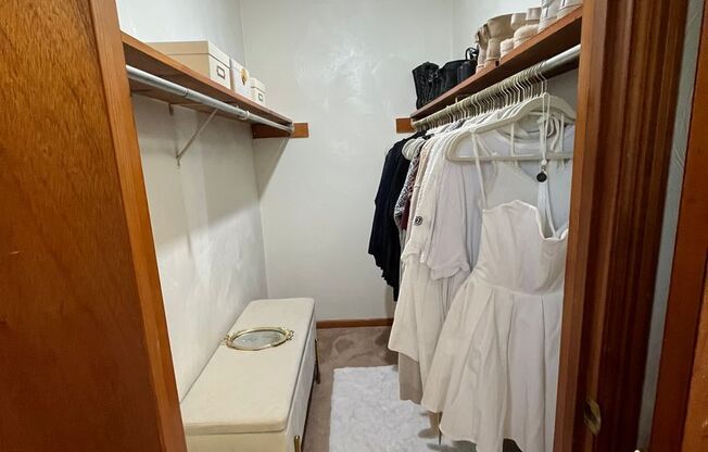 1 bed, 1 bath, 500 sqft, $1,130, Unit R-8