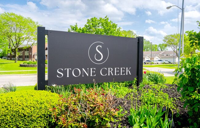 2 beds, 1 bath, 725 sqft, $1,099, Unit D202