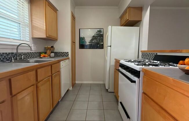 2 beds, 1 bath, 992 sqft, $1,414, Unit ABB-1-220