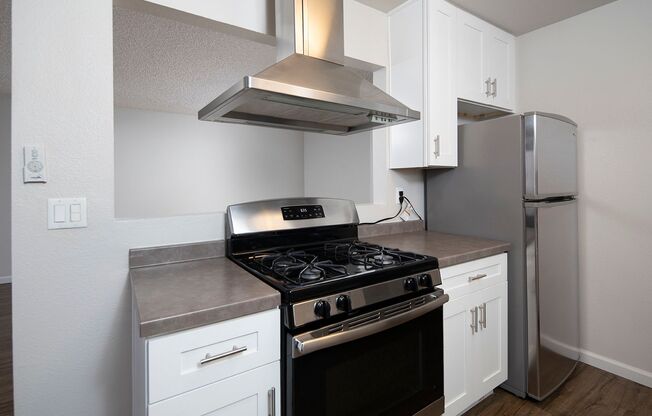 2 beds, 2 baths, 987 sqft, $3,195, Unit 70-02