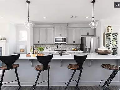 2700 WHISTLER WAY NE