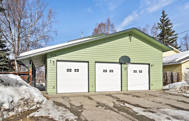 1713 Northwestern Ave