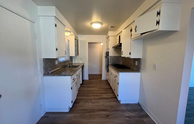 Beautiful 3 BDRM, 2 BATH Home available in Rancho Cordova.