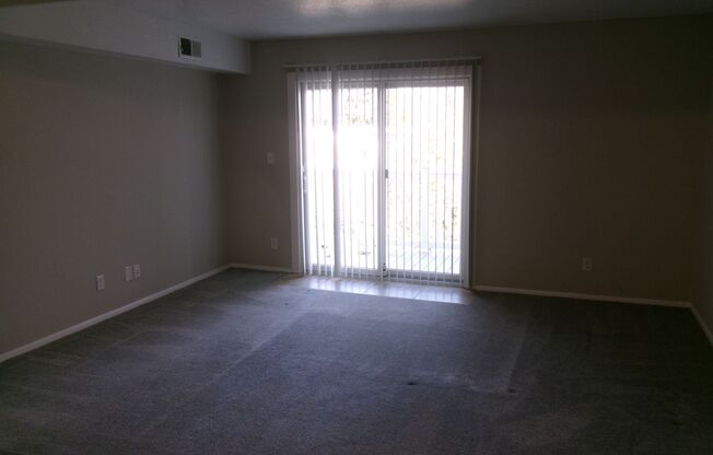 1 bed, 1 bath, 755 sqft, $1,134, Unit 5704G