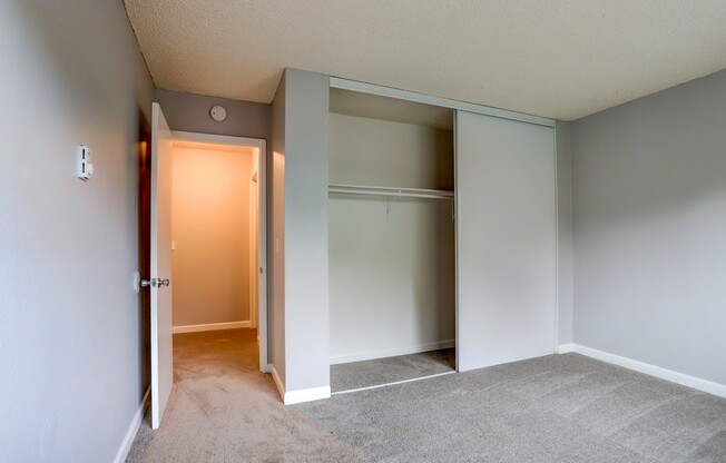 2 beds, 1 bath, 836 sqft, $1,495, Unit 37