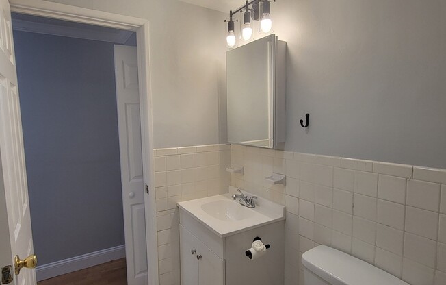 2 beds, 1 bath, 1,000 sqft, $2,350, Unit 0