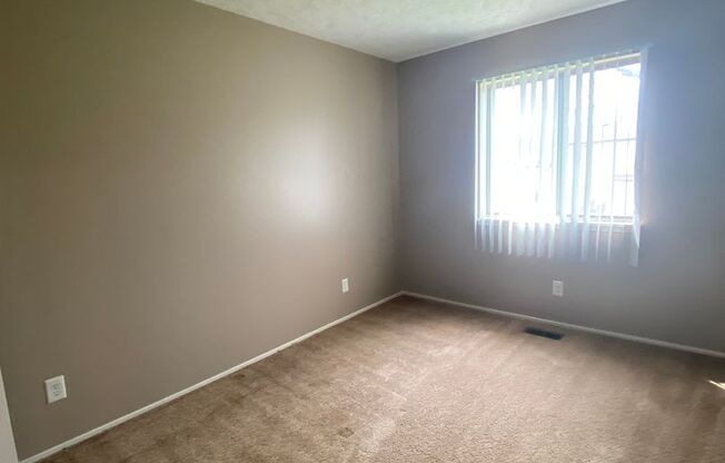 2 beds, 1 bath, 869 sqft, $1,139, Unit 12746T