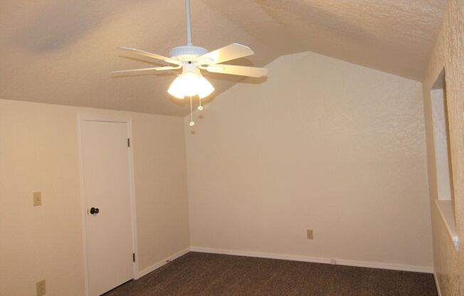 2 beds, 1 bath, 850 sqft, $850, Unit 10B
