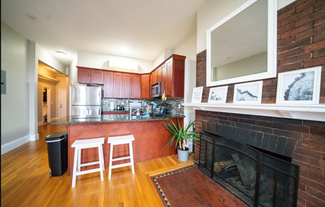 39 BAY STATE RD