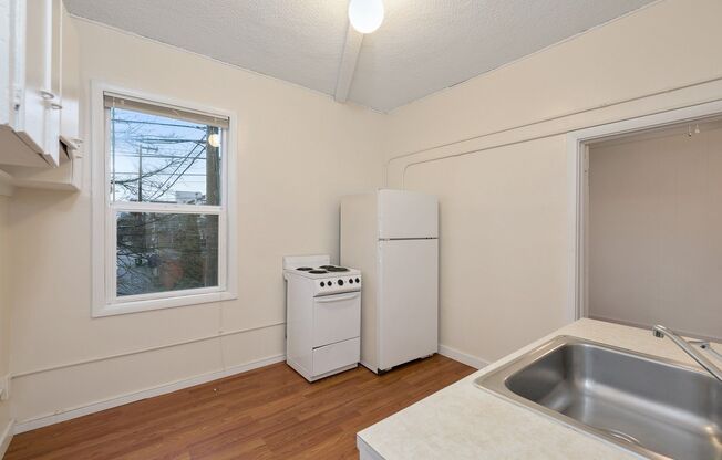 1 bed, 1 bath, 334 sqft, $1,395, Unit 302