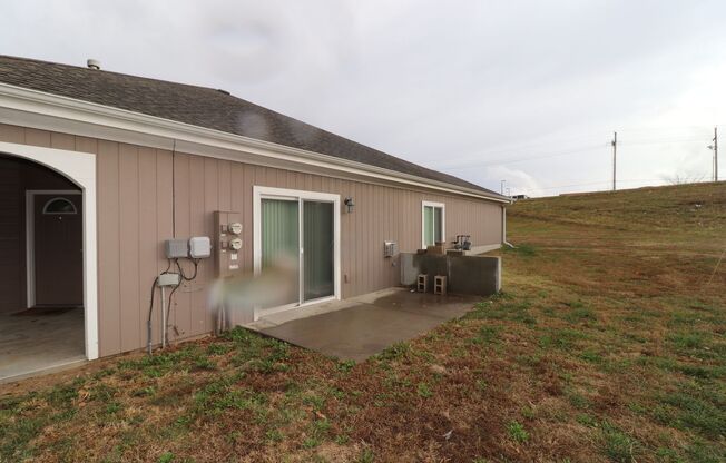 3 beds, 2 baths, $1,350