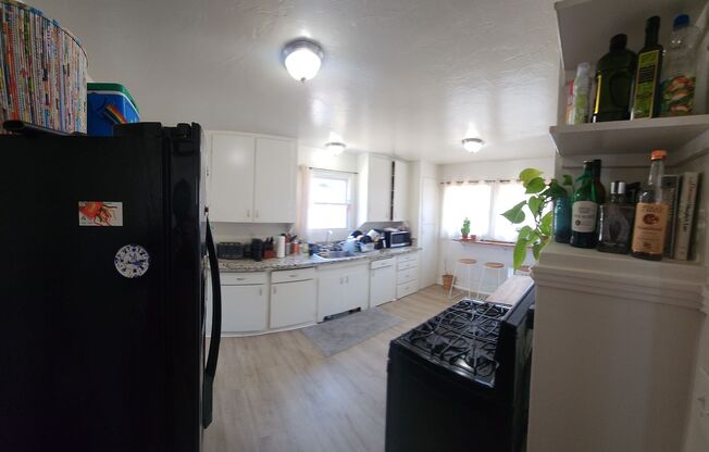 3 beds, 1 bath, $3,000