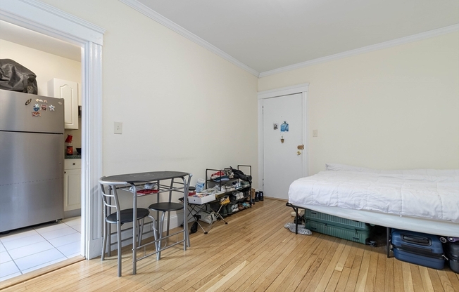 Studio, 1 bath, 375 sqft, $2,400, Unit 224