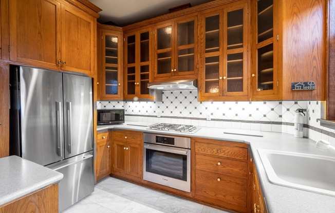 218 COMMONWEALTH AVE