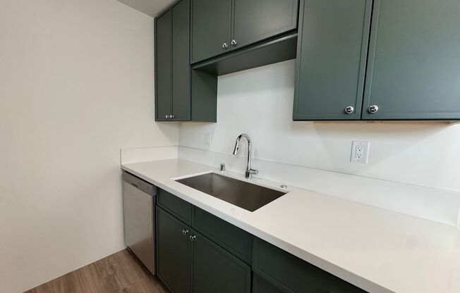 3414 Overland