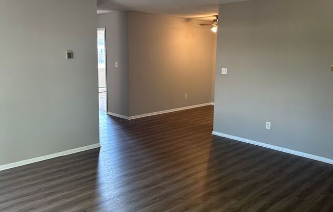 2 beds, 1 bath, 921 sqft, $1,589, Unit 3-303