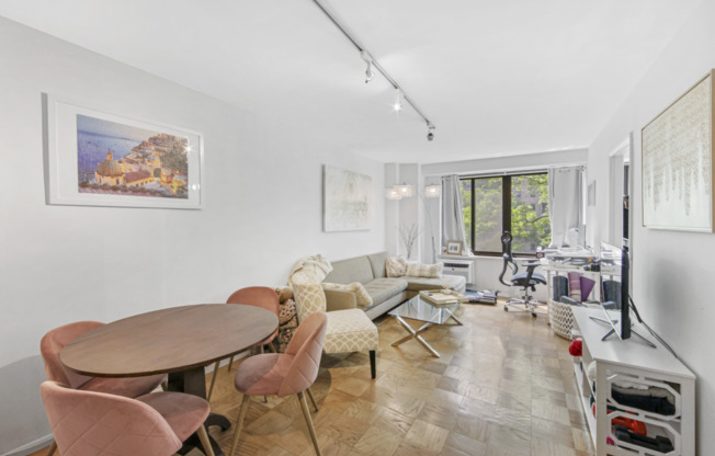 382 Central Park W