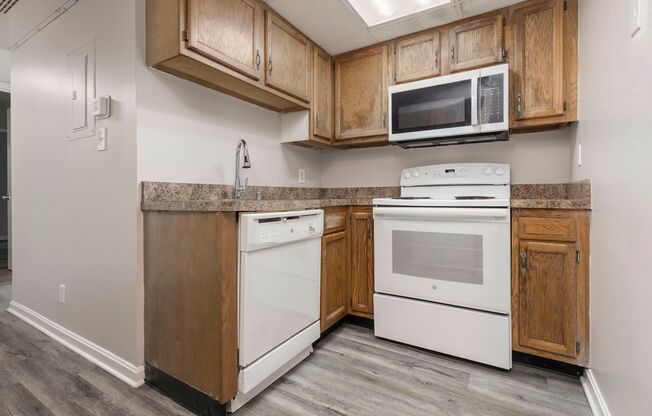 2 beds, 2 baths, $895, Unit 222