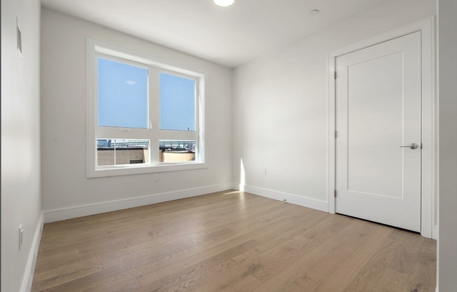 2 beds, 2 baths, 944 sqft, $4,500, Unit 610