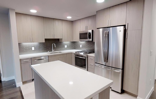 3 beds, 2 baths, 1,225 sqft, $5,950, Unit 204