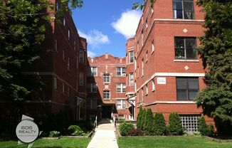 Old Irving Park Apts for Rent!