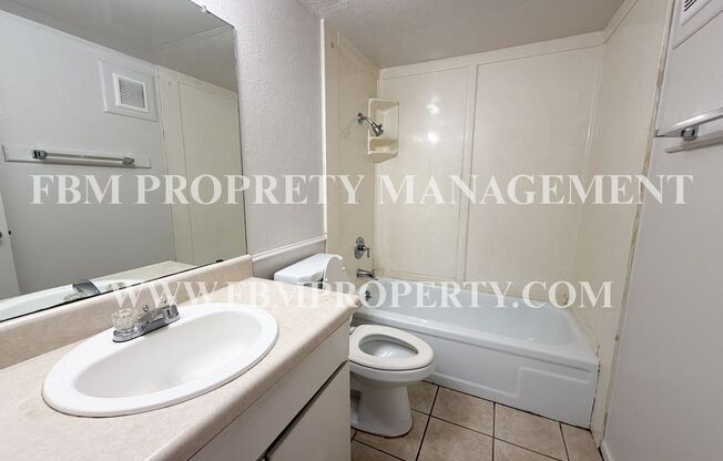 2 beds, 1 bath, 801 sqft, $1,125, Unit 221