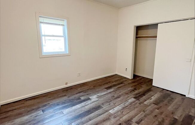 2 beds, 1 bath, $999