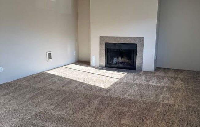 2 beds, 2 baths, 1,070 sqft, $1,625, Unit 12-204