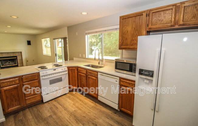 11933 109 AVE NE 