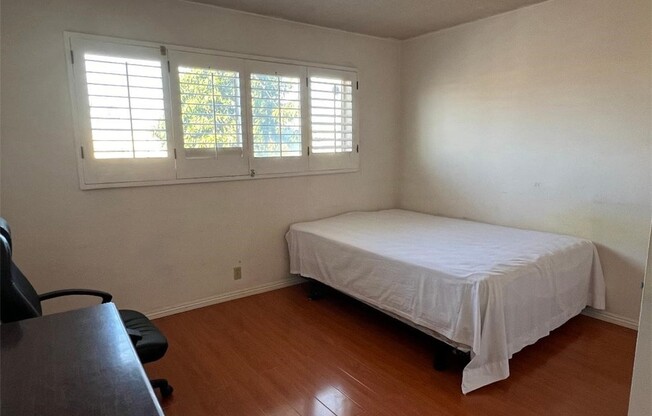 1 bed, 1 bath, 500 sqft, $1,400, Unit 12