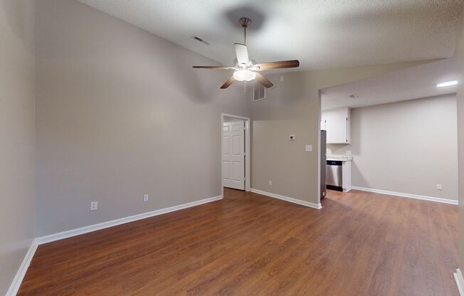 1 bed, 1 bath, 607 sqft, $1,100, Unit #21