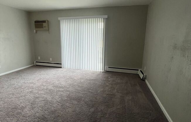 1 bed, 1 bath, $960, Unit 205