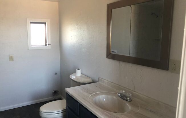 2 beds, 1 bath, $1,600