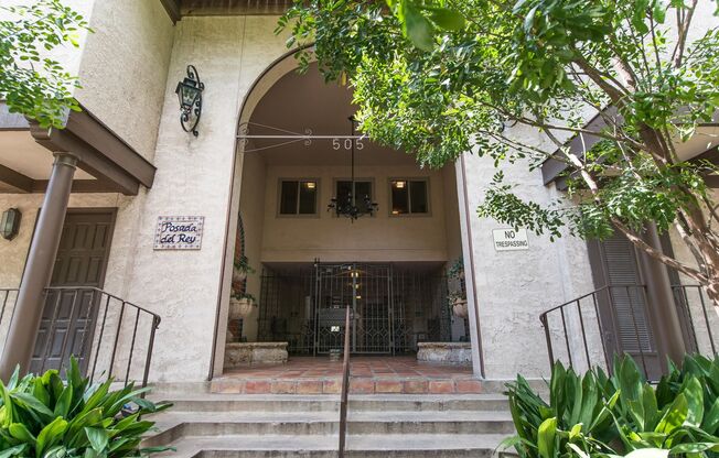 Downtown Austin: 2BD 1.1BA Condo for Lease