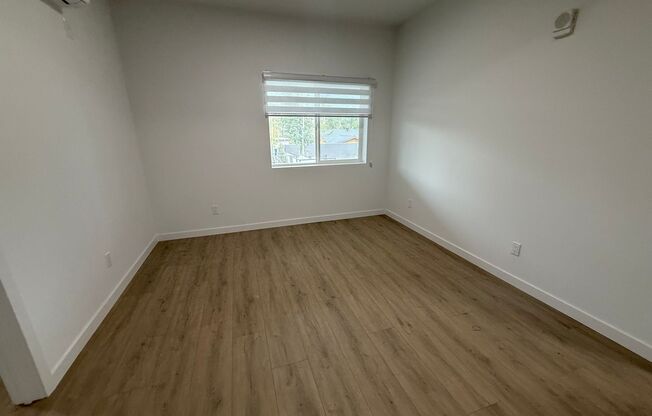 1577 N Fair Oaks