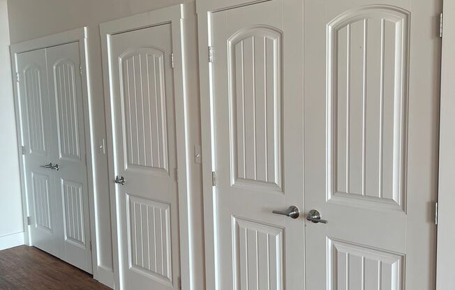 Studio, 1 bath, 827 sqft, $1,775, Unit 434