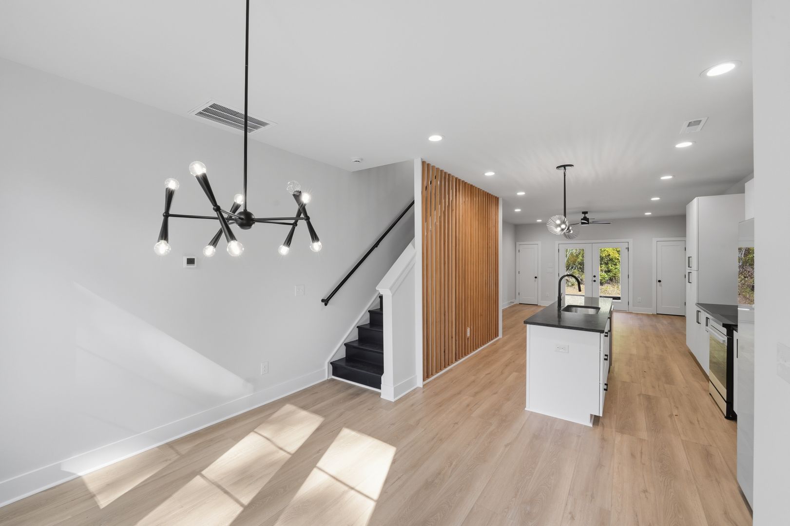 Bold and Beautiful Luxury 3BR/3.5BA Townhome with Chef’s Kitchen in Prime Charlotte Location