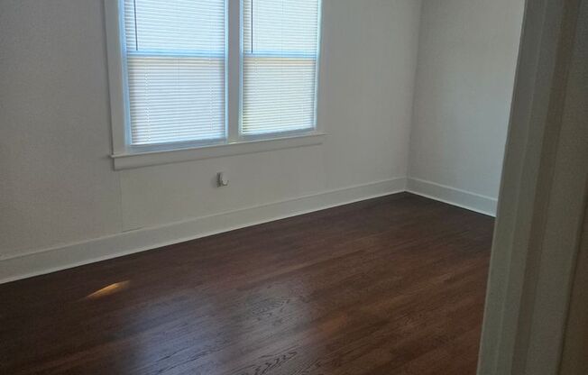 3 beds, 1 bath, $2,200