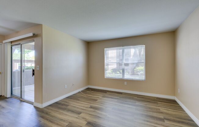 Beautiful 2Bed/2Bath First Floor Condo located in Silverado Ranch