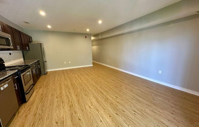 2 beds, 2 baths, 900 sqft, $2,050, Unit 3D